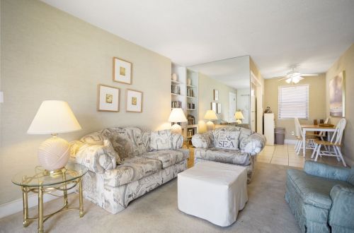 Gulf Winds Resort #202